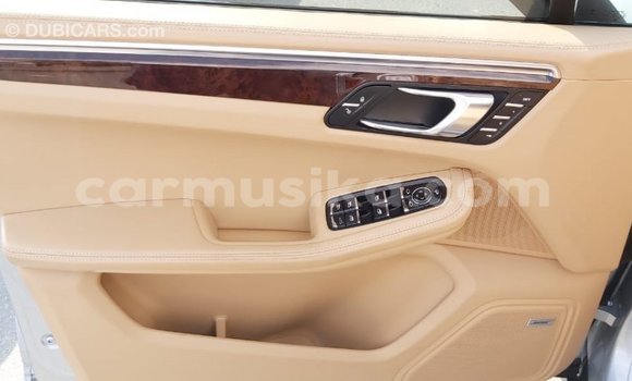 Acheter Import Voiture Porsche Macan Autre à Import - Dubai, Harare Acheter Import Voiture Porsche Macan Autre à Import - Dubai, Harare
