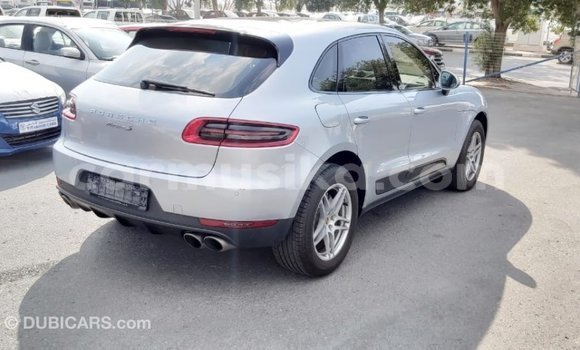 Acheter Import Voiture Porsche Macan Autre à Import - Dubai, Harare Acheter Import Voiture Porsche Macan Autre à Import - Dubai, Harare