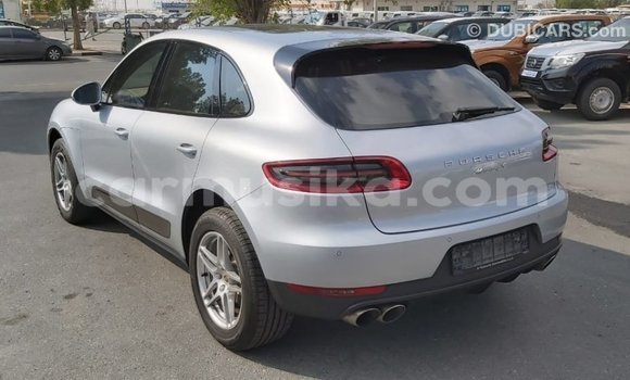 Acheter Import Voiture Porsche Macan Autre à Import - Dubai, Harare Acheter Import Voiture Porsche Macan Autre à Import - Dubai, Harare