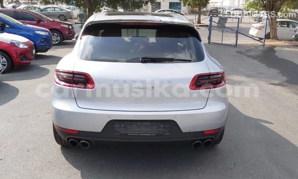 Acheter Import Voiture Porsche Macan Autre à Import - Dubai, Harare Acheter Import Voiture Porsche Macan Autre à Import - Dubai, Harare