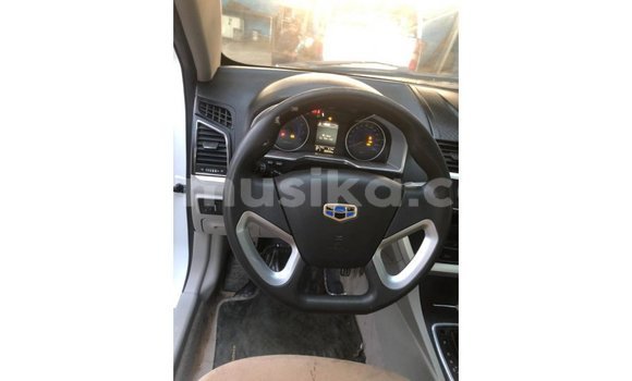Acheter Import Voiture Geely Emgrand 7 Blanc à Import - Dubai, Harare Acheter Import Voiture Geely Emgrand 7 Blanc à Import - Dubai, Harare