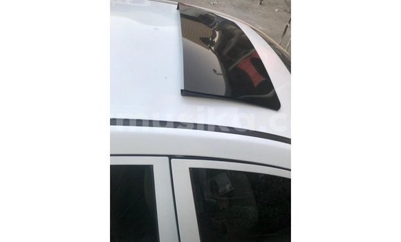 Acheter Import Voiture Geely Emgrand 7 Blanc à Import - Dubai, Harare Acheter Import Voiture Geely Emgrand 7 Blanc à Import - Dubai, Harare