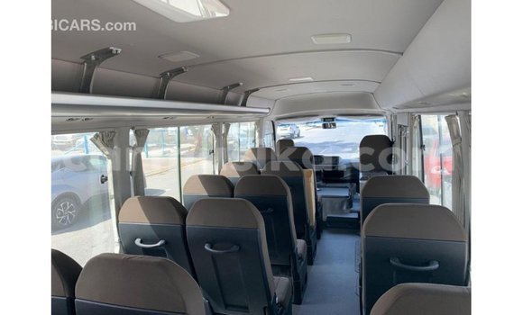 Acheter Import Voiture Toyota Coaster Blanc à Import - Dubai, Harare Acheter Import Voiture Toyota Coaster Blanc à Import - Dubai, Harare