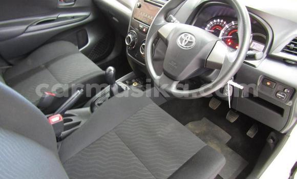 Buy Used Toyota Avanza White Car in Beitbridge in Matabeleland South Buy Used Toyota Avanza White Car in Beitbridge in Matabeleland South