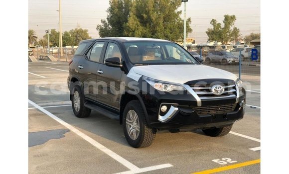 Nunua Imported Toyota Fortuner Nyeusi Gari ndani ya Import - Dubai nchini Harare Nunua Imported Toyota Fortuner Nyeusi Gari ndani ya Import - Dubai nchini Harare