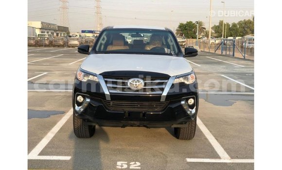 Nunua Imported Toyota Fortuner Nyeusi Gari ndani ya Import - Dubai nchini Harare Nunua Imported Toyota Fortuner Nyeusi Gari ndani ya Import - Dubai nchini Harare