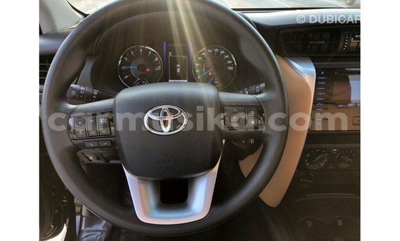 Nunua Imported Toyota Fortuner Nyeusi Gari ndani ya Import - Dubai nchini Harare Nunua Imported Toyota Fortuner Nyeusi Gari ndani ya Import - Dubai nchini Harare