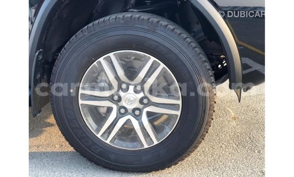 Nunua Imported Toyota Fortuner Nyeusi Gari ndani ya Import - Dubai nchini Harare Nunua Imported Toyota Fortuner Nyeusi Gari ndani ya Import - Dubai nchini Harare