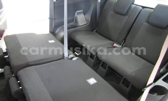 Buy Used Toyota Avanza White Car in Beitbridge in Matabeleland South Buy Used Toyota Avanza White Car in Beitbridge in Matabeleland South