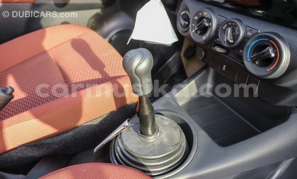 Acheter Import Voiture Toyota Hilux Blanc à Import - Dubai, Harare Acheter Import Voiture Toyota Hilux Blanc à Import - Dubai, Harare