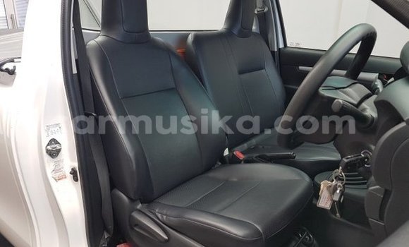 Tenga Tsaru Toyota Hilux Chena Mota in Beitbridge in Matabeleland South Tenga Tsaru Toyota Hilux Chena Mota in Beitbridge in Matabeleland South