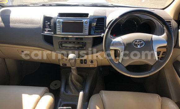 Acheter Occasion Voiture Toyota Fortuner Gris à Beitbridge, Matabeleland South Acheter Occasion Voiture Toyota Fortuner Gris à Beitbridge, Matabeleland South