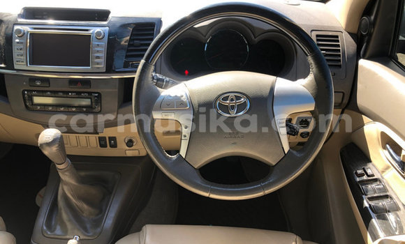 Acheter Occasion Voiture Toyota Fortuner Gris à Beitbridge, Matabeleland South Acheter Occasion Voiture Toyota Fortuner Gris à Beitbridge, Matabeleland South