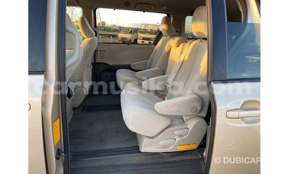 Tenga Imported Toyota Sienna Zvimwe Mota in Import - Dubai in Harare Tenga Imported Toyota Sienna Zvimwe Mota in Import - Dubai in Harare