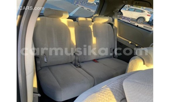 Tenga Imported Toyota Sienna Zvimwe Mota in Import - Dubai in Harare Tenga Imported Toyota Sienna Zvimwe Mota in Import - Dubai in Harare