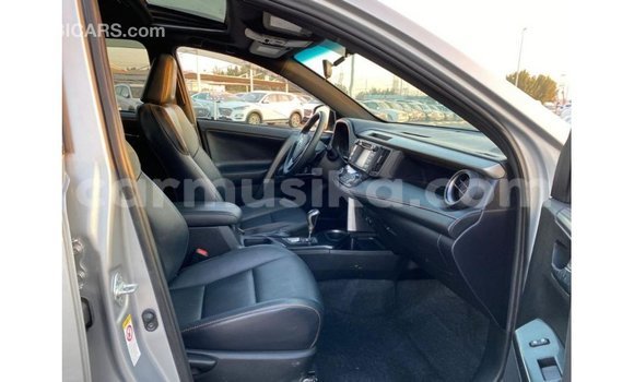 Tenga Imported Toyota HiAce Zvimwe Rori in Import - Dubai in Harare Tenga Imported Toyota HiAce Zvimwe Rori in Import - Dubai in Harare