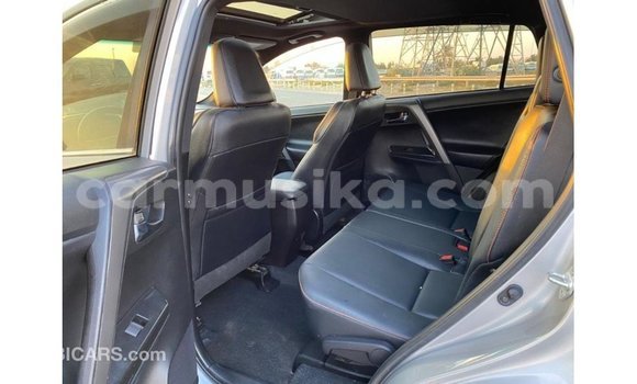 Tenga Imported Toyota HiAce Zvimwe Rori in Import - Dubai in Harare Tenga Imported Toyota HiAce Zvimwe Rori in Import - Dubai in Harare
