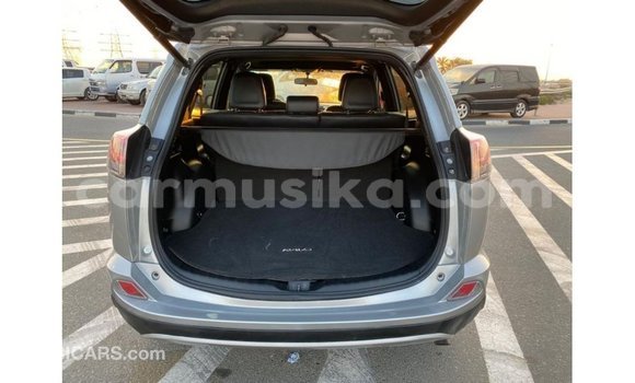 Tenga Imported Toyota HiAce Zvimwe Rori in Import - Dubai in Harare Tenga Imported Toyota HiAce Zvimwe Rori in Import - Dubai in Harare