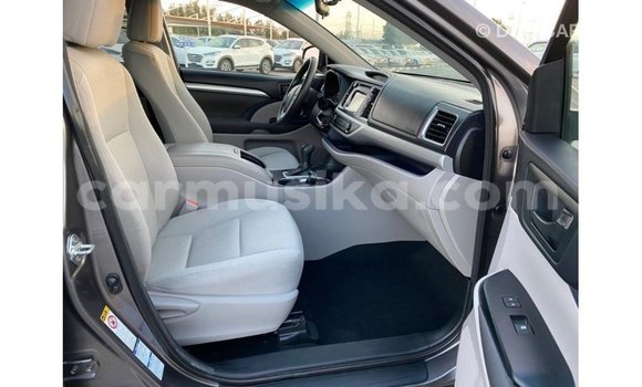 Tenga Imported Toyota Highlander Zvimwe Mota in Import - Dubai in Harare Tenga Imported Toyota Highlander Zvimwe Mota in Import - Dubai in Harare