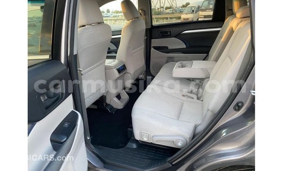 Tenga Imported Toyota Highlander Zvimwe Mota in Import - Dubai in Harare Tenga Imported Toyota Highlander Zvimwe Mota in Import - Dubai in Harare
