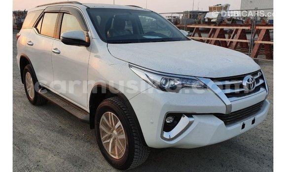 Buy Import Toyota Fortuner White Car in Import - Dubai in Harare Buy Import Toyota Fortuner White Car in Import - Dubai in Harare