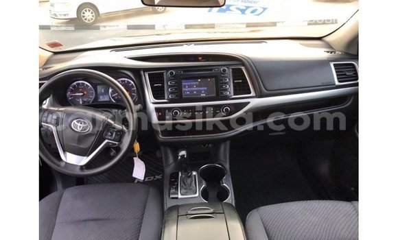 Tenga Imported Toyota Highlander Nhema Mota in Import - Dubai in Harare Tenga Imported Toyota Highlander Nhema Mota in Import - Dubai in Harare