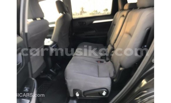 Tenga Imported Toyota Highlander Nhema Mota in Import - Dubai in Harare Tenga Imported Toyota Highlander Nhema Mota in Import - Dubai in Harare
