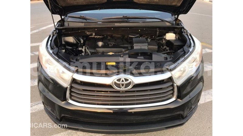 Big with watermark toyota highlander harare import dubai 13240