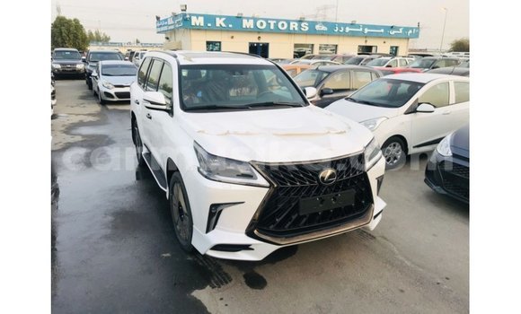 Acheter Import Voiture Lexus LX Blanc à Import - Dubai, Harare Acheter Import Voiture Lexus LX Blanc à Import - Dubai, Harare