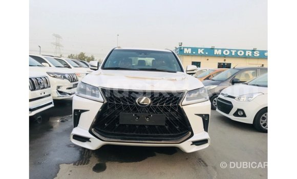 Acheter Import Voiture Lexus LX Blanc à Import - Dubai, Harare Acheter Import Voiture Lexus LX Blanc à Import - Dubai, Harare