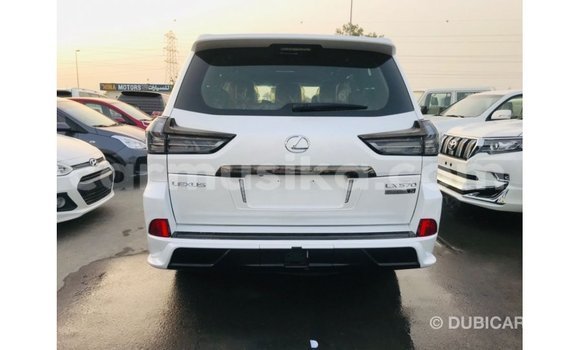 Acheter Import Voiture Lexus LX Blanc à Import - Dubai, Harare Acheter Import Voiture Lexus LX Blanc à Import - Dubai, Harare