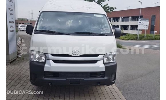 Buy Import Toyota Hiace White Car in Import - Dubai in Harare Buy Import Toyota Hiace White Car in Import - Dubai in Harare
