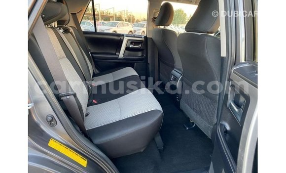 Tenga Imported Toyota HiAce Zvimwe Rori in Import - Dubai in Harare Tenga Imported Toyota HiAce Zvimwe Rori in Import - Dubai in Harare