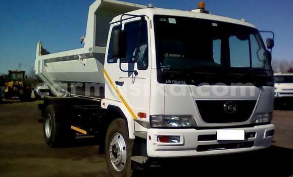 Acheter Occasion Utilitaire Nissan UD Blanc à Beitbridge, Matabeleland South Acheter Occasion Utilitaire Nissan UD Blanc à Beitbridge, Matabeleland South