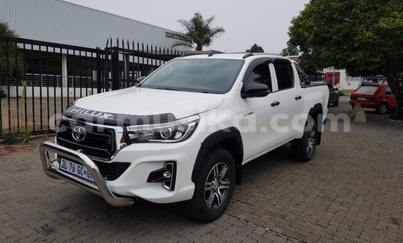 Tenga Tsaru Toyota Hilux Chena Mota in Beitbridge in Matabeleland South Tenga Tsaru Toyota Hilux Chena Mota in Beitbridge in Matabeleland South