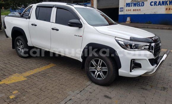 Tenga Tsaru Toyota Hilux Chena Mota in Beitbridge in Matabeleland South Tenga Tsaru Toyota Hilux Chena Mota in Beitbridge in Matabeleland South