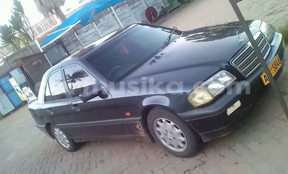 Tenga Tsaru Mercedes‒Benz C-klasse Nhema Mota in Harare in Harare Tenga Tsaru Mercedes‒Benz C-klasse Nhema Mota in Harare in Harare