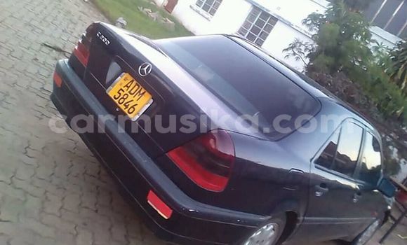 Tenga Tsaru Mercedes‒Benz C-klasse Nhema Mota in Harare in Harare Tenga Tsaru Mercedes‒Benz C-klasse Nhema Mota in Harare in Harare