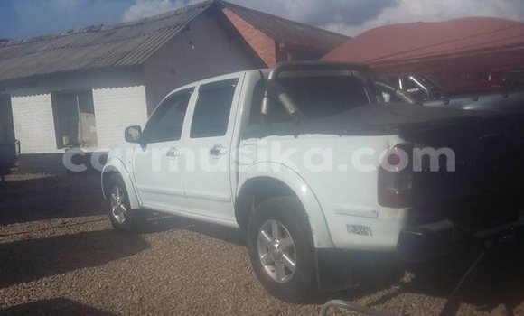 Tenga Tsaru Isuzu KB Chena Mota in Harare in Harare Tenga Tsaru Isuzu KB Chena Mota in Harare in Harare