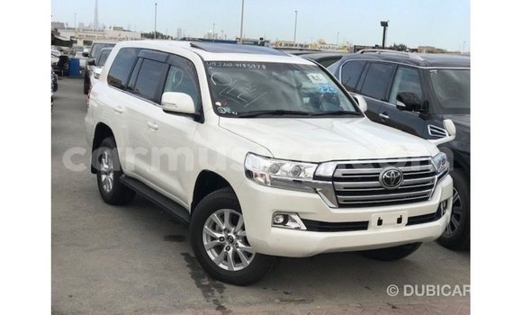 Acheter Import Voiture Toyota Land Cruiser Blanc à Import - Dubai, Harare Acheter Import Voiture Toyota Land Cruiser Blanc à Import - Dubai, Harare