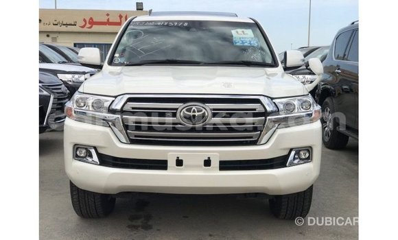 Acheter Import Voiture Toyota Land Cruiser Blanc à Import - Dubai, Harare Acheter Import Voiture Toyota Land Cruiser Blanc à Import - Dubai, Harare