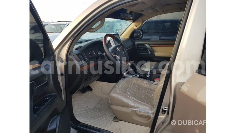 Big with watermark toyota land cruiser harare import dubai 13328