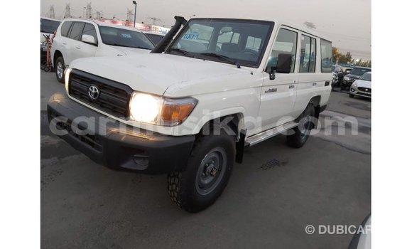 Acheter Import Voiture Toyota Land Cruiser Blanc à Import - Dubai, Harare Acheter Import Voiture Toyota Land Cruiser Blanc à Import - Dubai, Harare