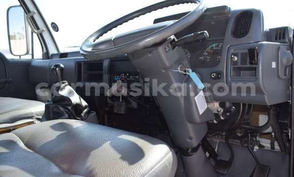 Nunua Ilio tumika Nissan UD Nyeupe Lori ndani ya Beitbridge nchini Matabeleland Kusini Nunua Ilio tumika Nissan UD Nyeupe Lori ndani ya Beitbridge nchini Matabeleland Kusini