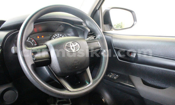 Nunua Ilio tumika Toyota Hilux Nyeupe Gari ndani ya Beitbridge nchini Matabeleland Kusini Nunua Ilio tumika Toyota Hilux Nyeupe Gari ndani ya Beitbridge nchini Matabeleland Kusini