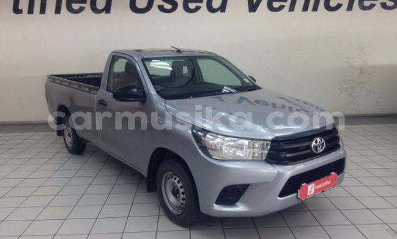 Tenga Tsaru Toyota Hilux Beige Mota in Beitbridge in Matabeleland South Tenga Tsaru Toyota Hilux Beige Mota in Beitbridge in Matabeleland South