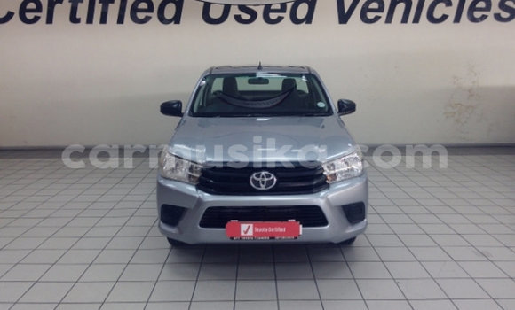 Tenga Tsaru Toyota Hilux Beige Mota in Beitbridge in Matabeleland South Tenga Tsaru Toyota Hilux Beige Mota in Beitbridge in Matabeleland South