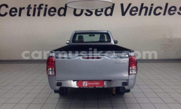 Tenga Tsaru Toyota Hilux Beige Mota in Beitbridge in Matabeleland South Tenga Tsaru Toyota Hilux Beige Mota in Beitbridge in Matabeleland South
