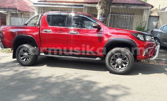 Acheter Occasion Voiture Toyota Hilux Rouge à Beitbridge, Matabeleland South Acheter Occasion Voiture Toyota Hilux Rouge à Beitbridge, Matabeleland South