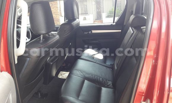 Acheter Occasion Voiture Toyota Hilux Rouge à Beitbridge, Matabeleland South Acheter Occasion Voiture Toyota Hilux Rouge à Beitbridge, Matabeleland South